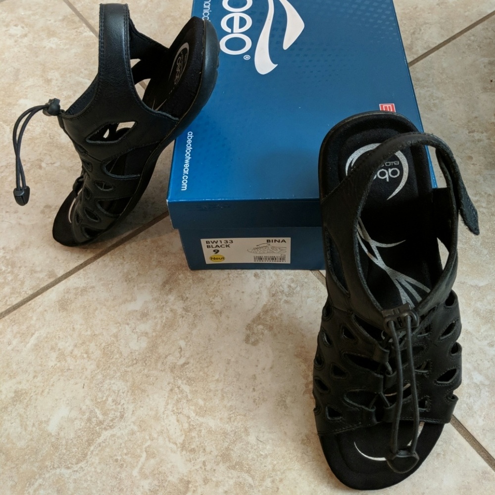 Abeo Bina sandals